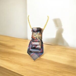 Elegant Gold Necklace with Dragonfly Pendant